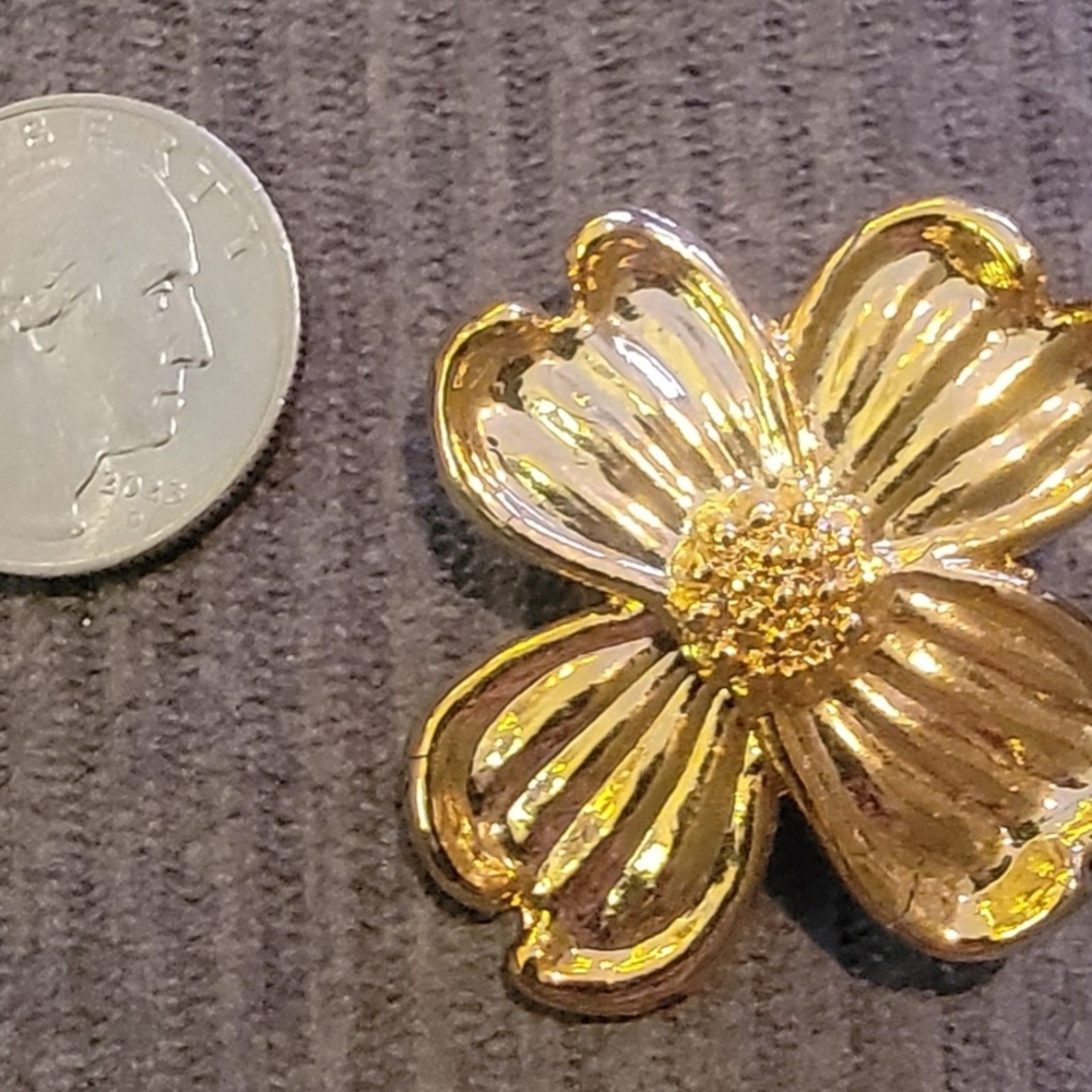 Set of 3 vintage goldtone Brooches/Pins Flower, Butterfly, Goldtone Faux Pearl - Picture 5 of 10
